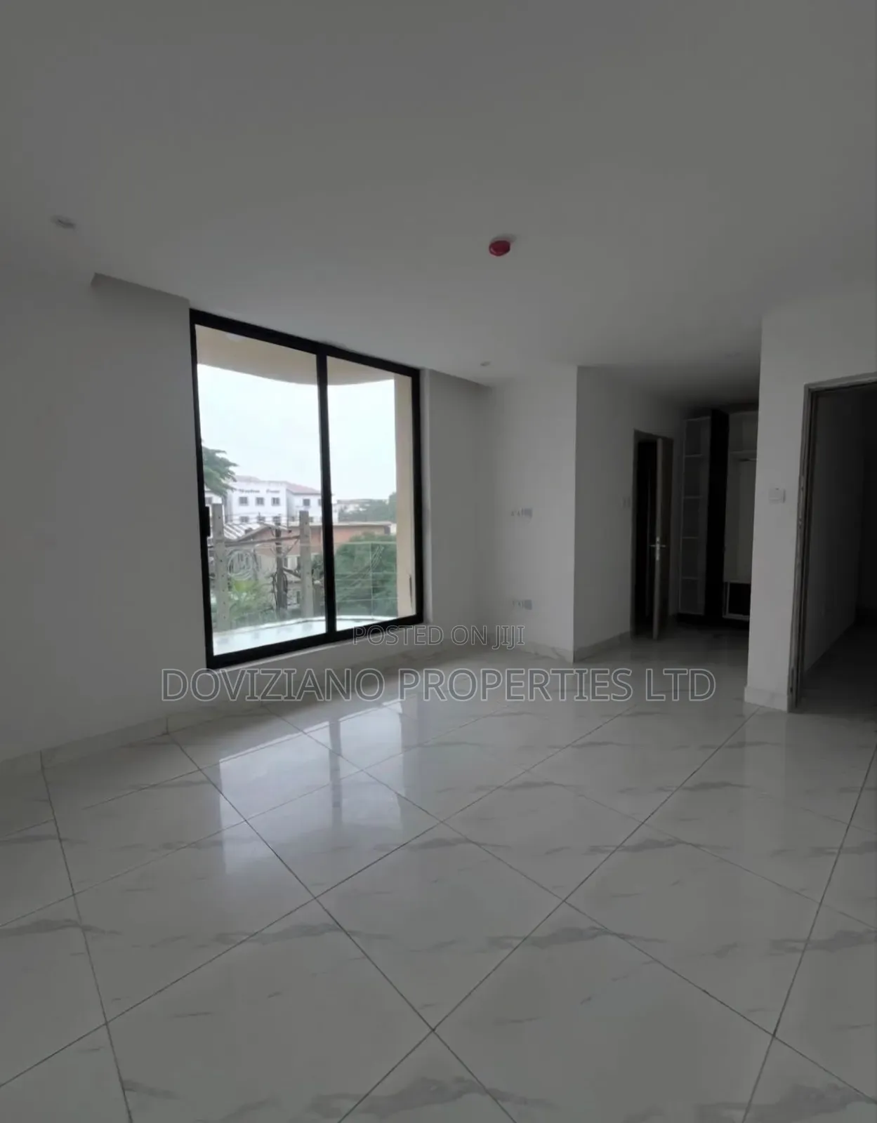 3bdrm Apartment in Lekki Phase 1 for sale