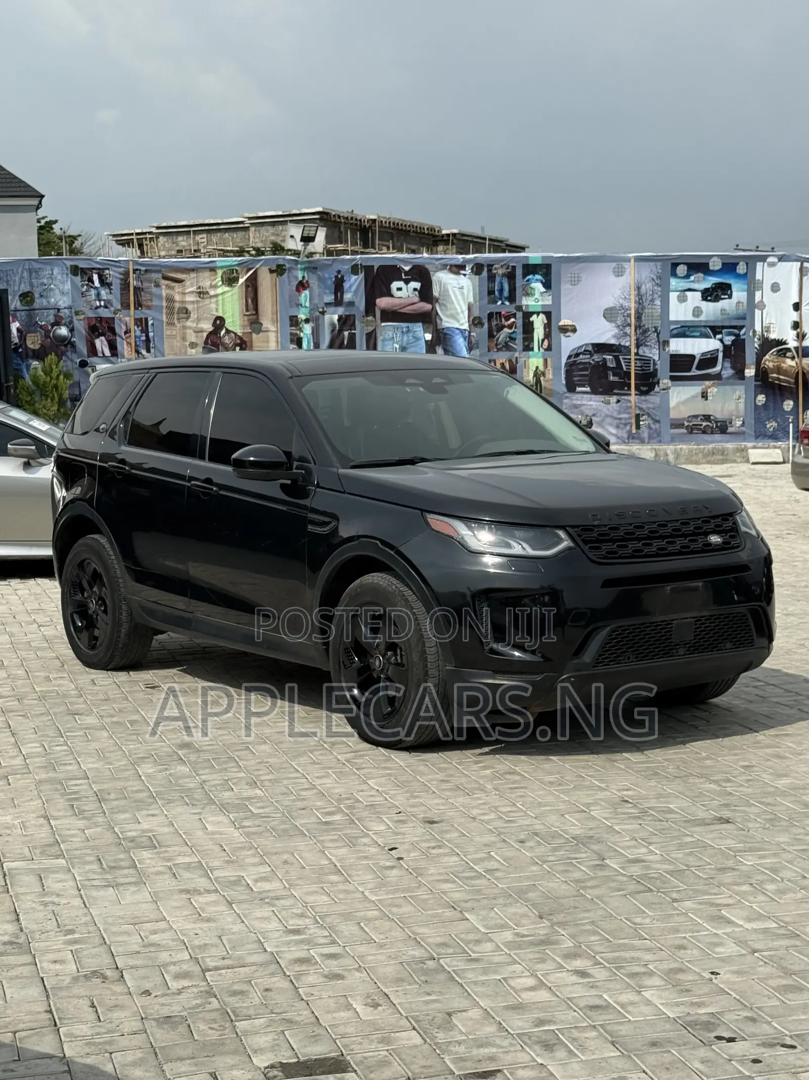 Land Rover Discovery 2022 Black