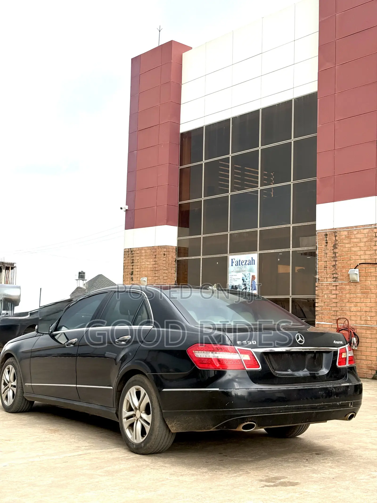 Mercedes-Benz E350 Base 4Matic Sedan AWD (3.5L 6cyl 7A) 2011 Black