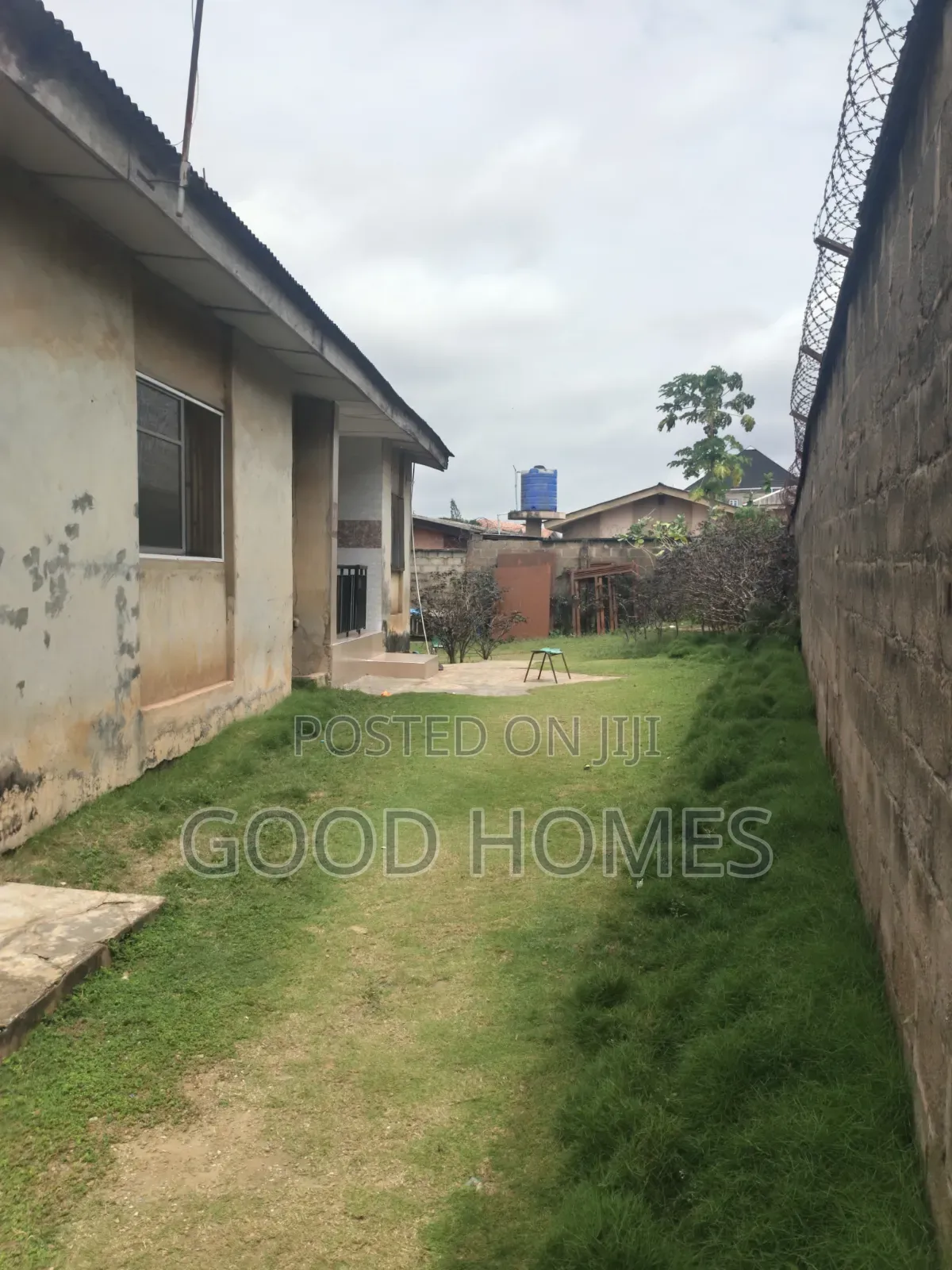 20bdrm Block of Flats in Egan, Igando / Ikotun/Igando for sale
