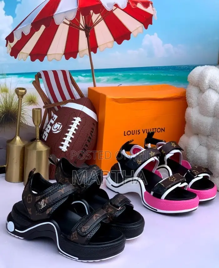 Beautiful Fashion Lv Sandals