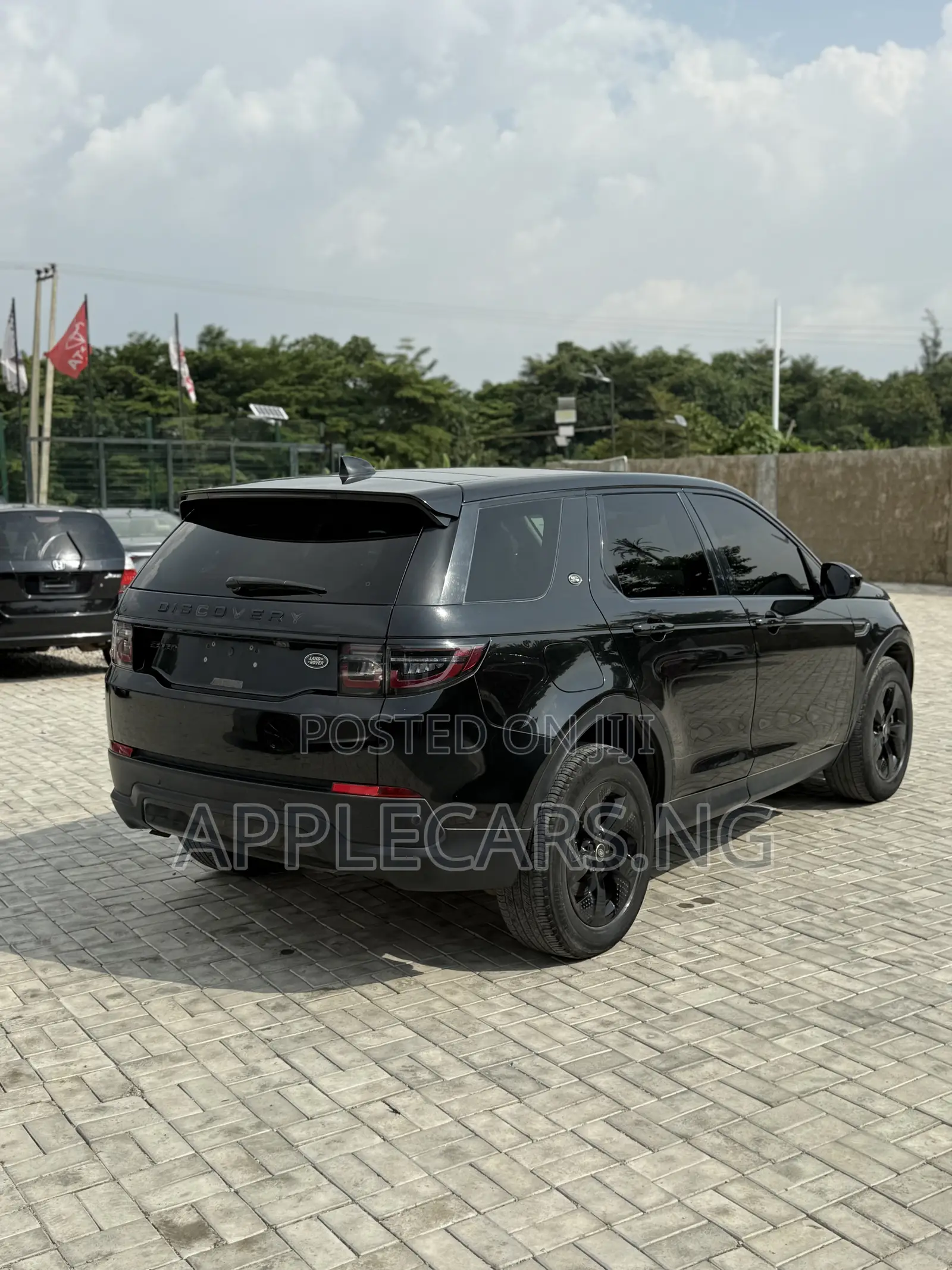 Land Rover Discovery 2022 Black