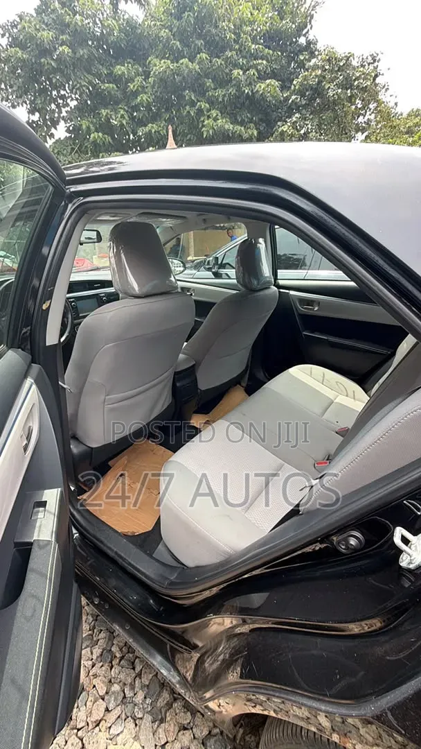 Toyota Corolla 2015 Black