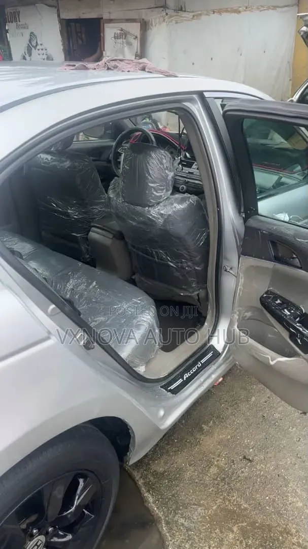 Honda Accord 2010 Silver