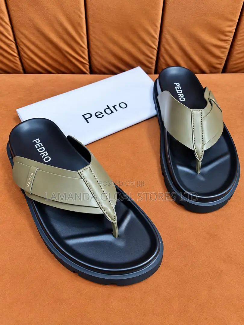 Pedro Leather Thong Sandals in Olive Green