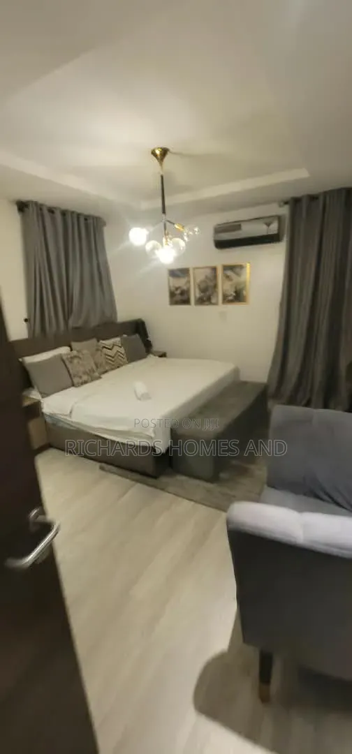 1bdrm Apartment in Lekki Phase 1 for sale