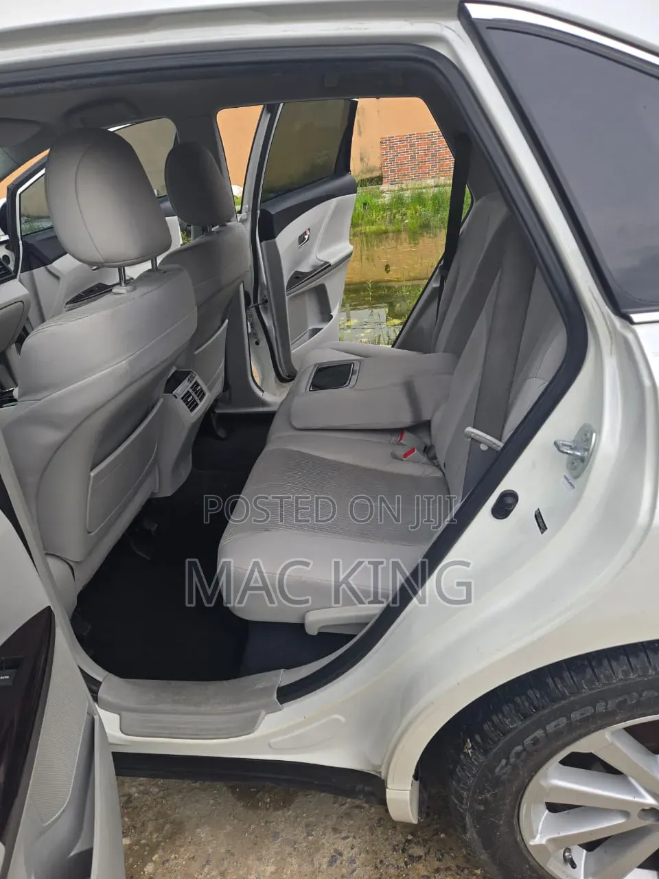 Toyota Venza LE 2010 White