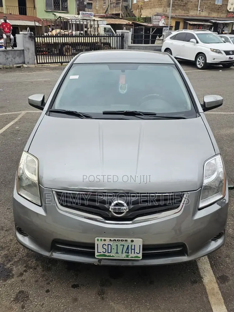 Nissan Sentra 2010 Silver
