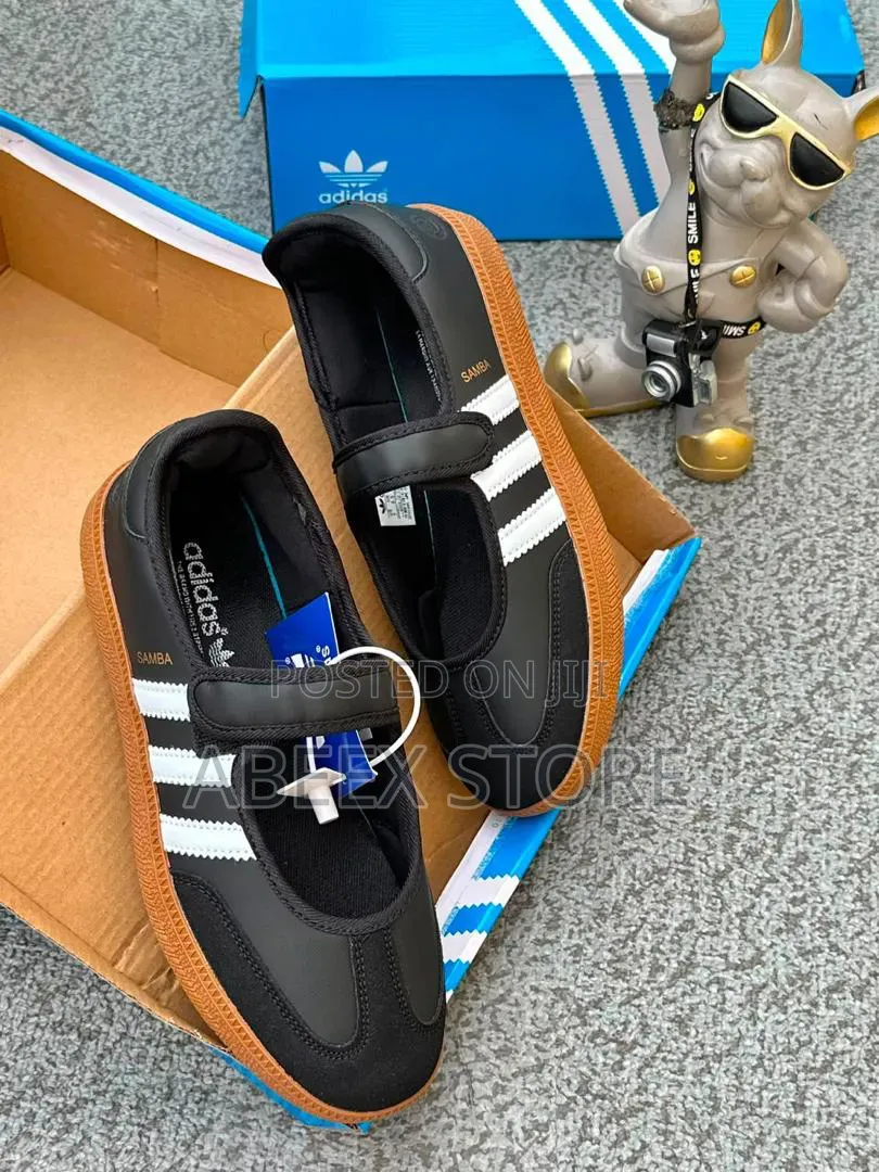 Quality Adidas Flat Sneakers