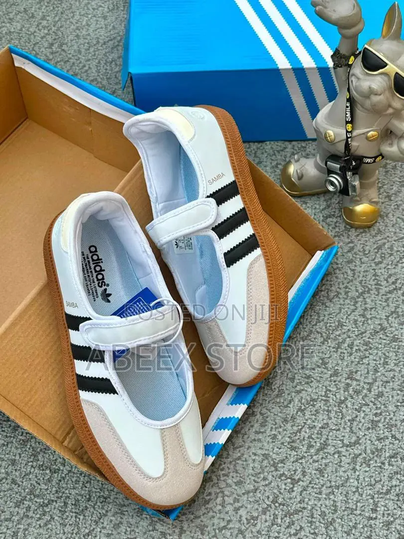 Quality Adidas Flat Sneakers