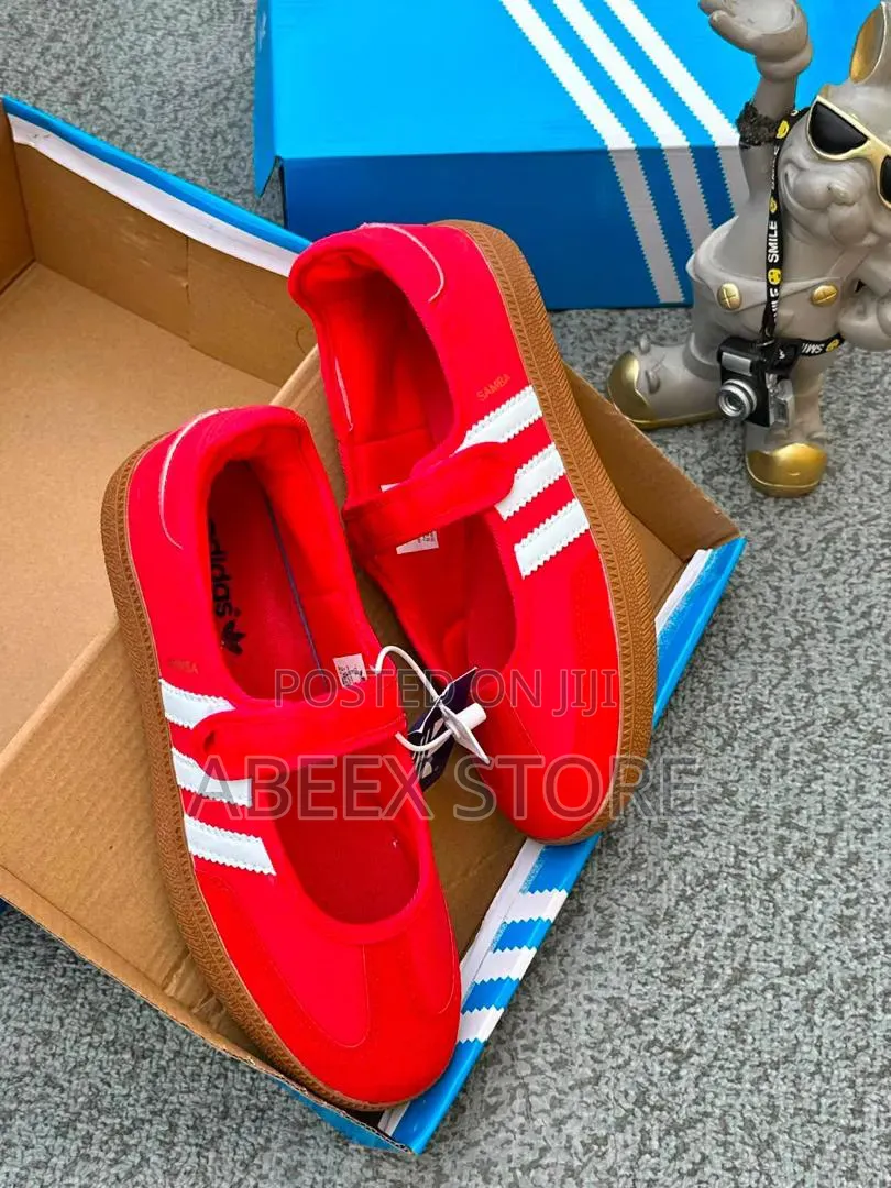 Quality Adidas Flat Sneakers