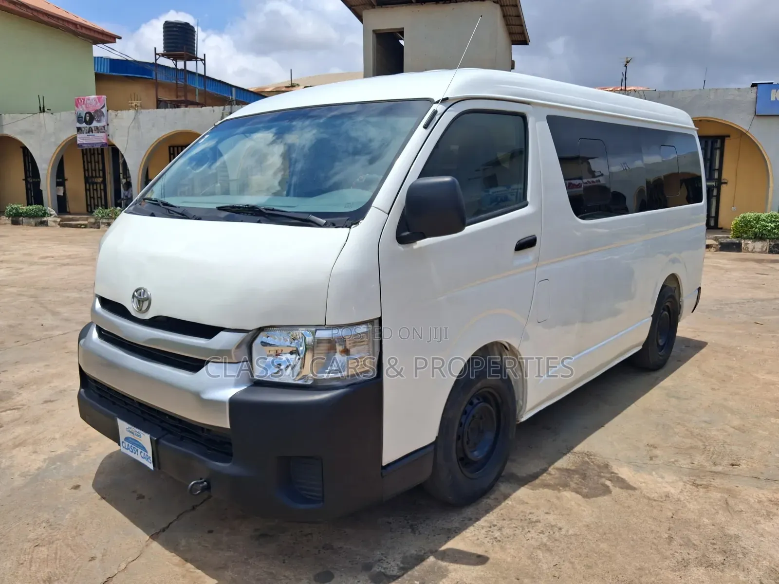 Toyota HiAce 2016 White