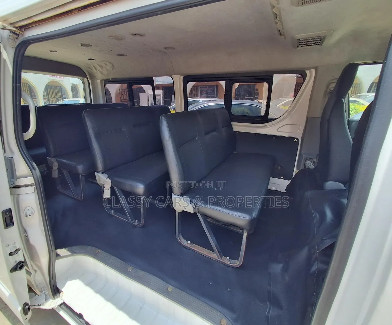 Toyota HiAce 2016 White
