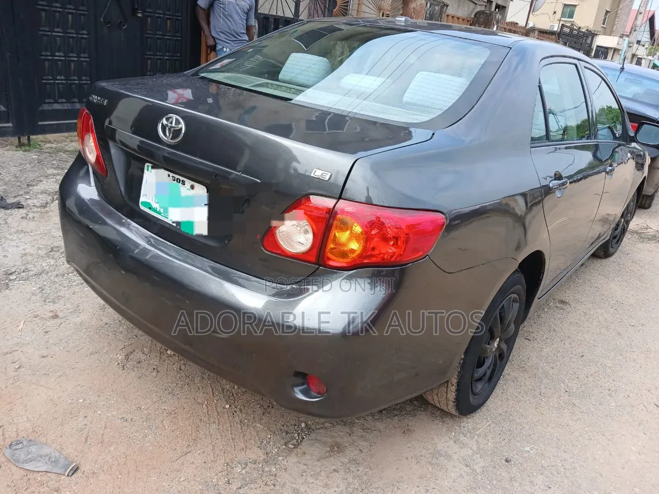 Toyota Corolla LE 4dr Sedan (1.8L 4cyl 4A) 2010 Gray
