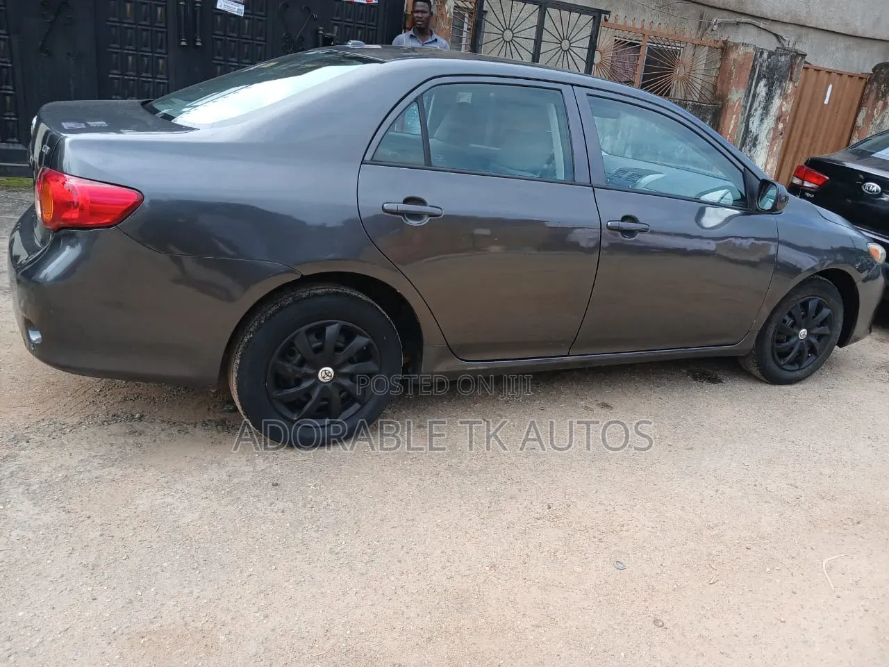 Toyota Corolla LE 4dr Sedan (1.8L 4cyl 4A) 2010 Gray