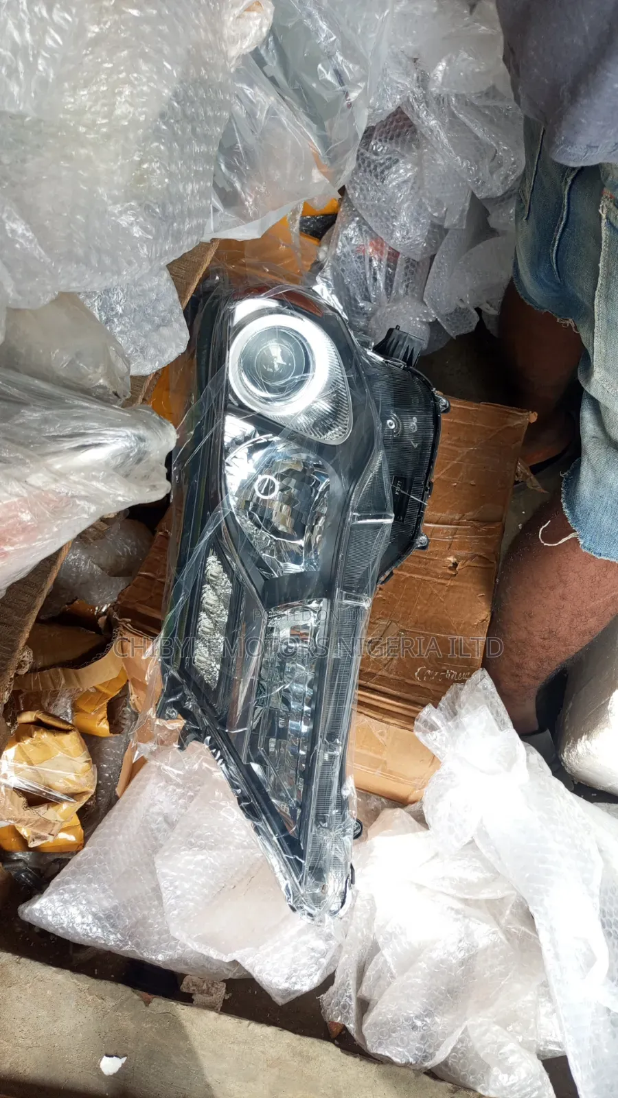 Headlamp for Toyota RAV4 2014 to 2016