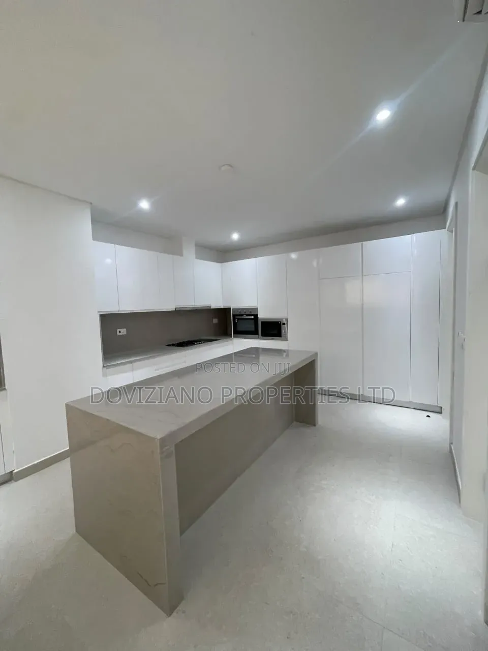 Furnished 5bdrm Duplex in Banana Island for sale