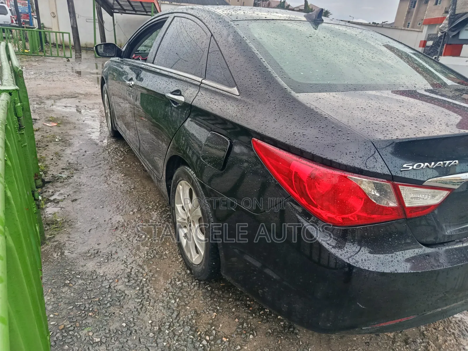 Hyundai Sonata Limited 2.0T Sedan (2.0L 4cyl 6A) 2011 Black