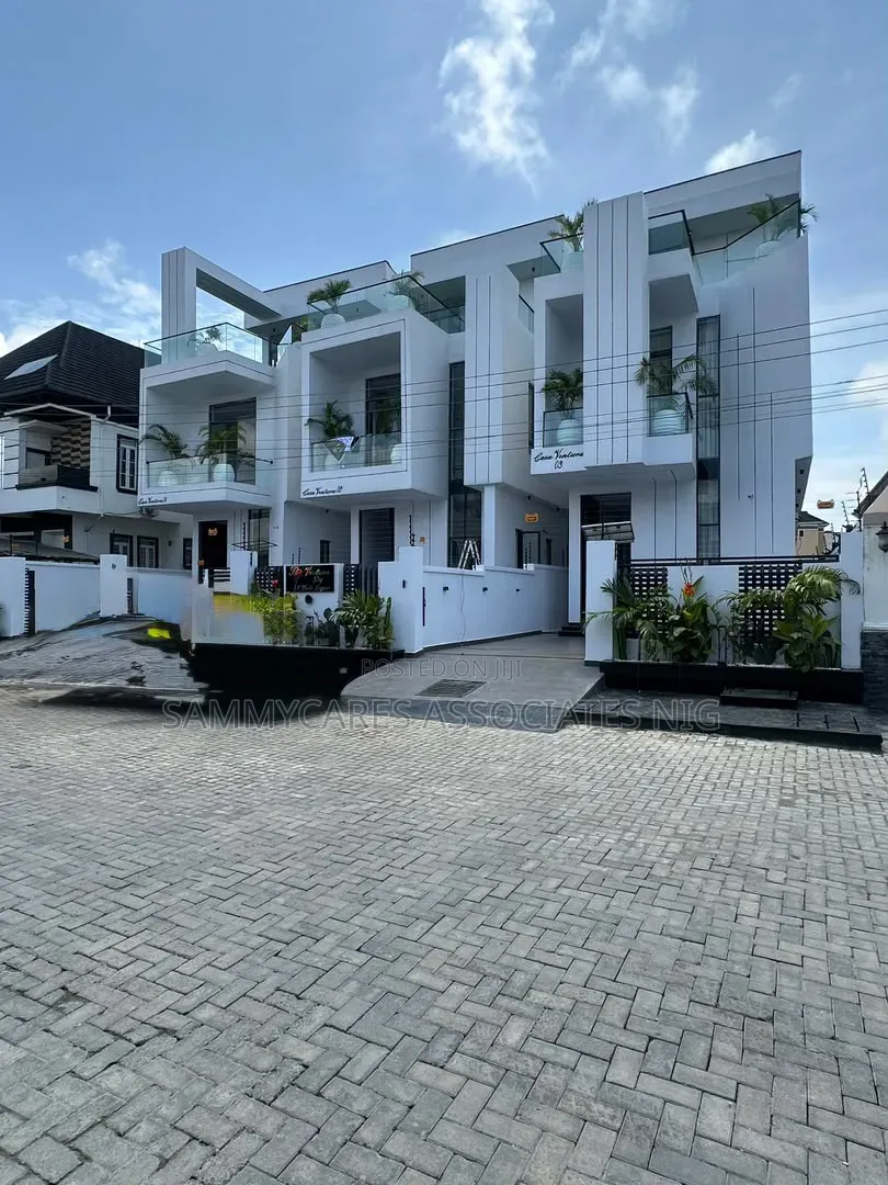 Furnished 5bdrm Duplex in Ikota for sale