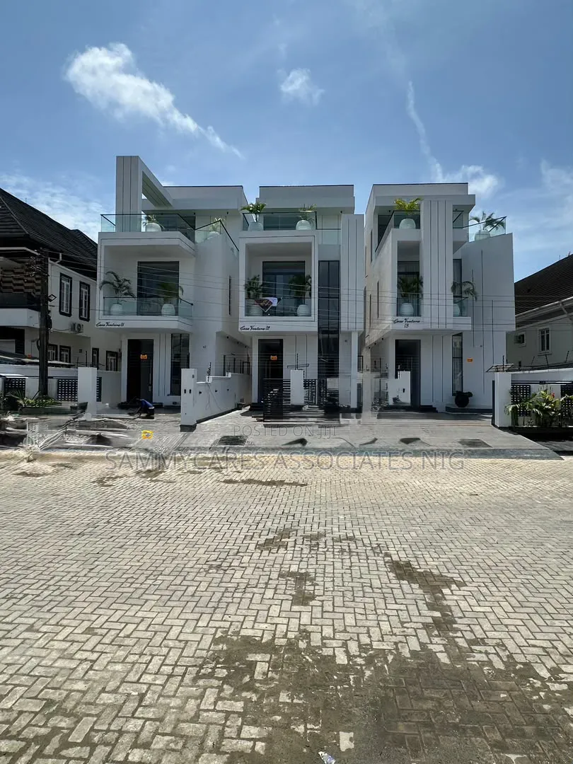 Furnished 5bdrm Duplex in Ikota for sale