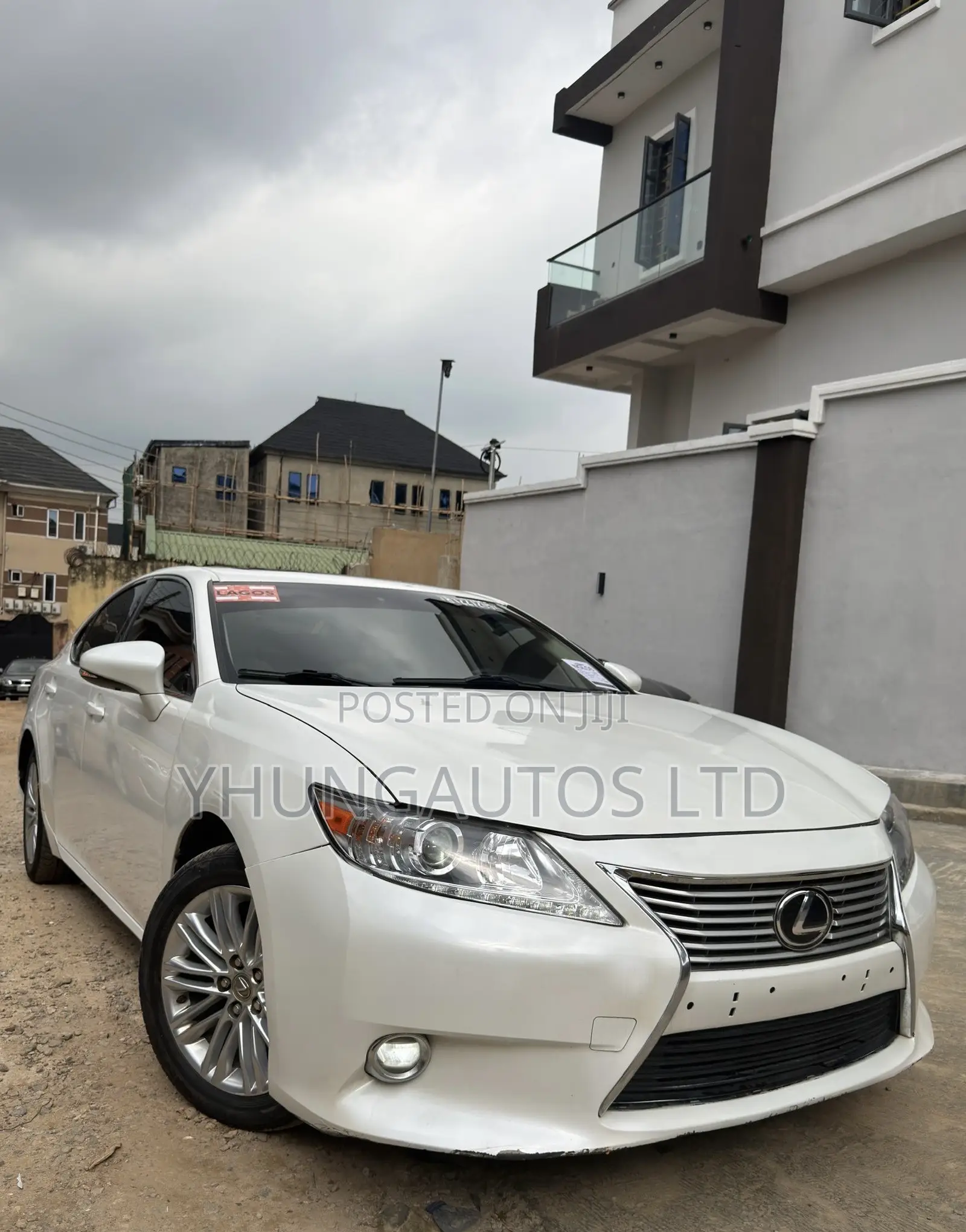Lexus ES 350 FWD 2014 White