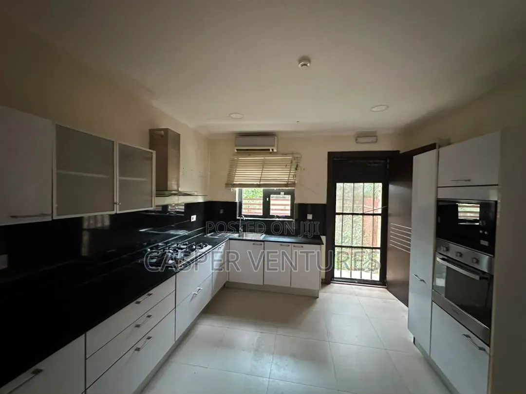 4bdrm Townhouse / Terrace in Bourdillion, Bourdillon for rent