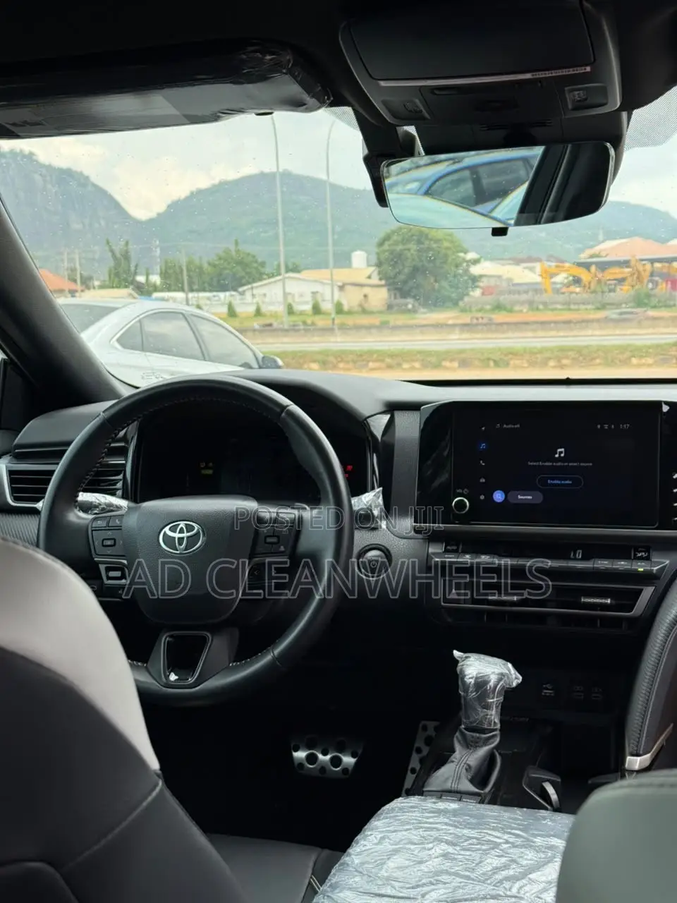 Toyota Camry SE 2025 Black