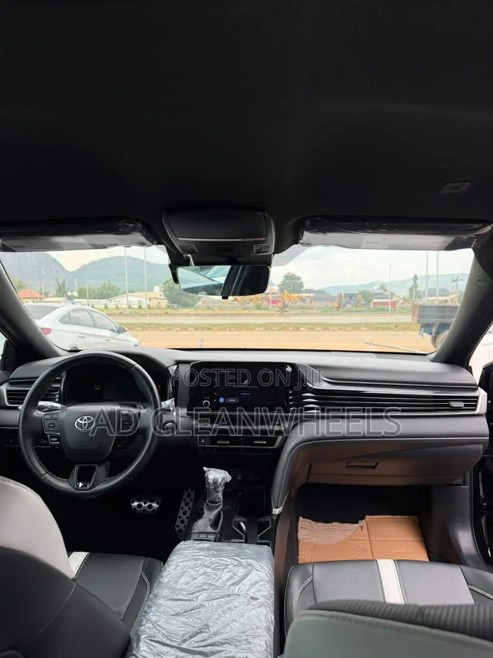 Toyota Camry SE 2025 Black