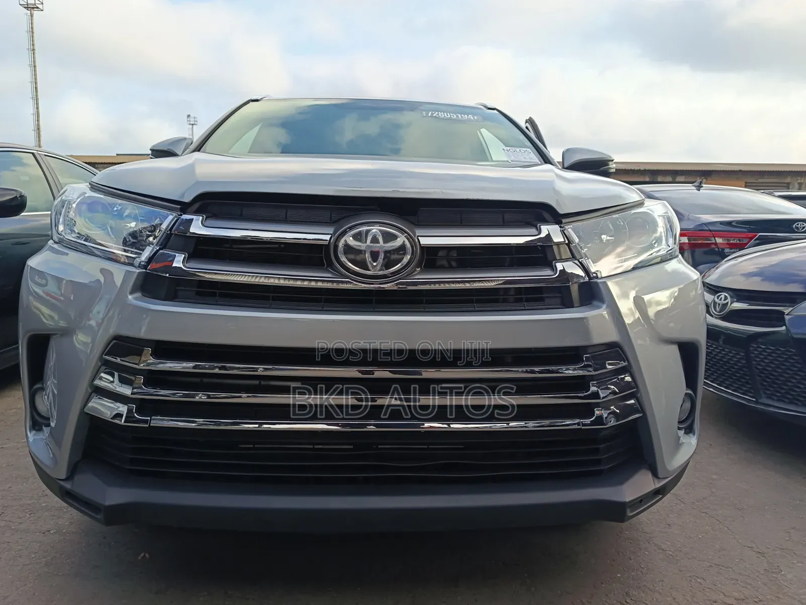 Toyota Highlander XLE 4dr SUV AWD (3.5L 6cyl 6A) 2015 Silver