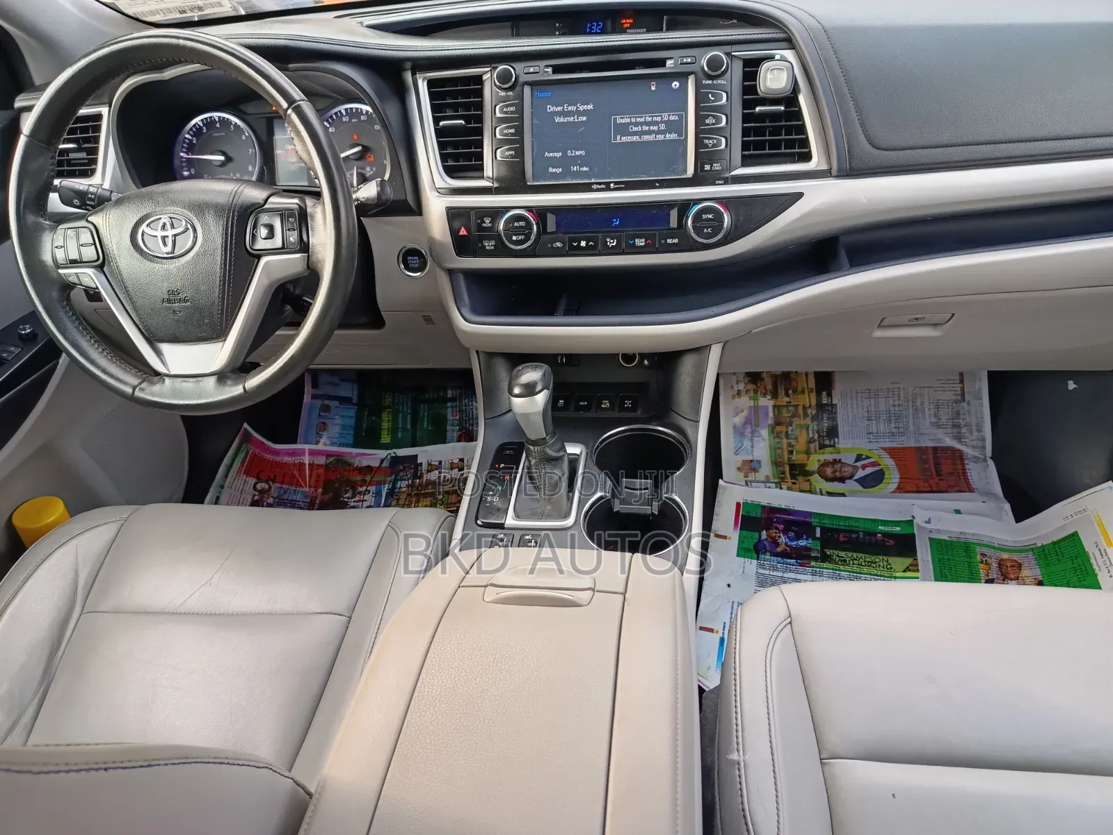Toyota Highlander XLE 4dr SUV AWD (3.5L 6cyl 6A) 2015 Silver