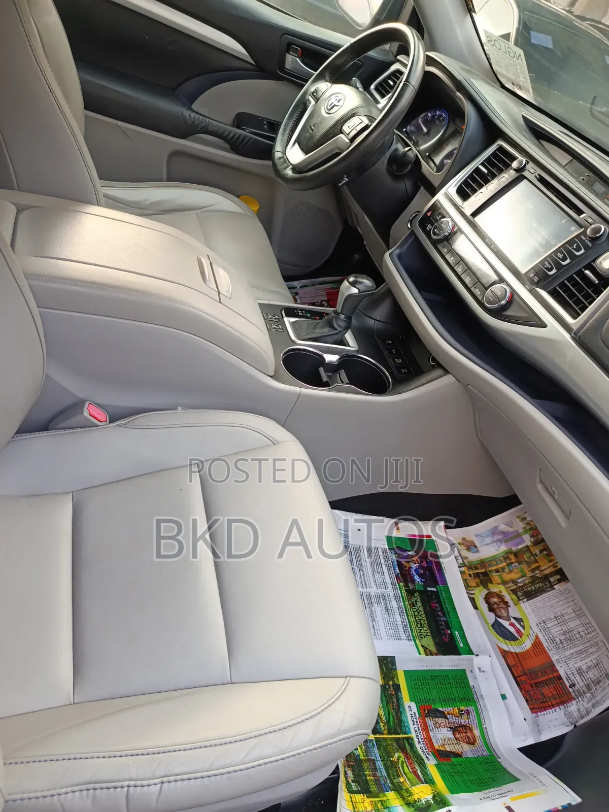 Toyota Highlander XLE 4dr SUV AWD (3.5L 6cyl 6A) 2015 Silver