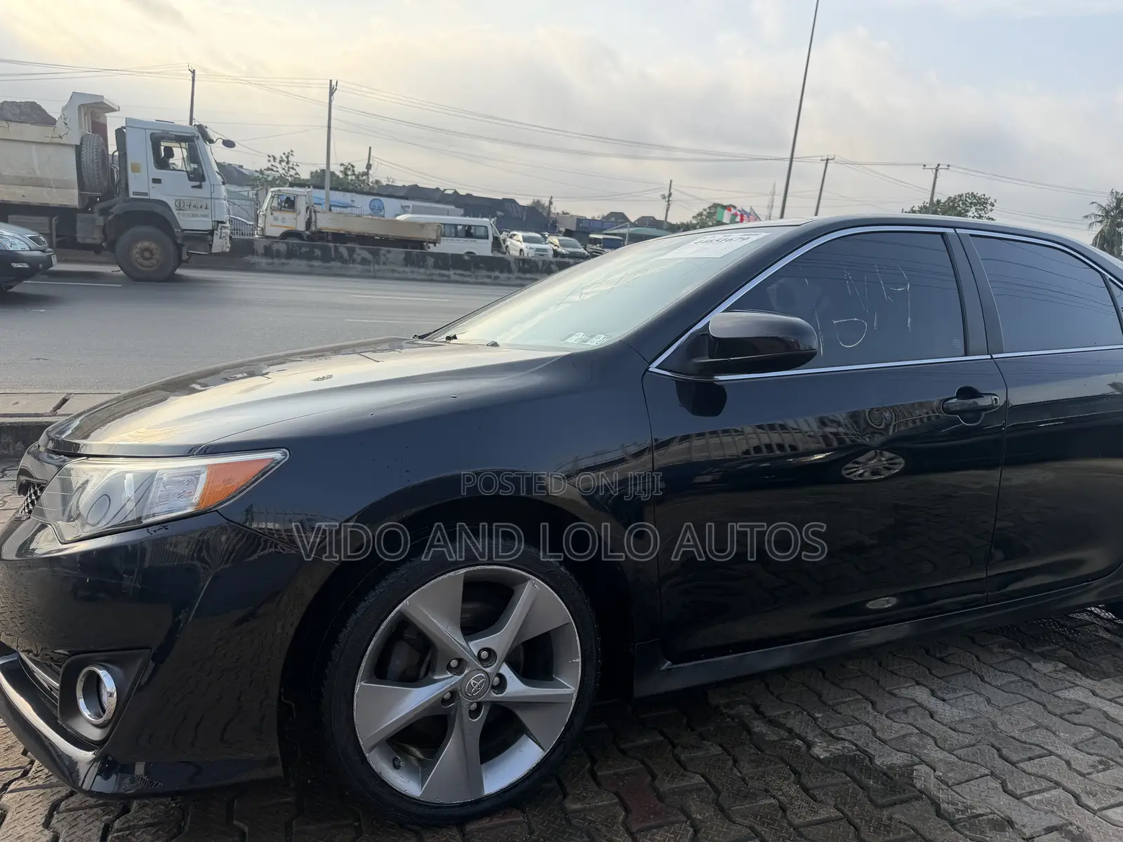 Toyota Camry SE V6 4dr Sedan (3.5L 6cyl 6A) 2012 Black