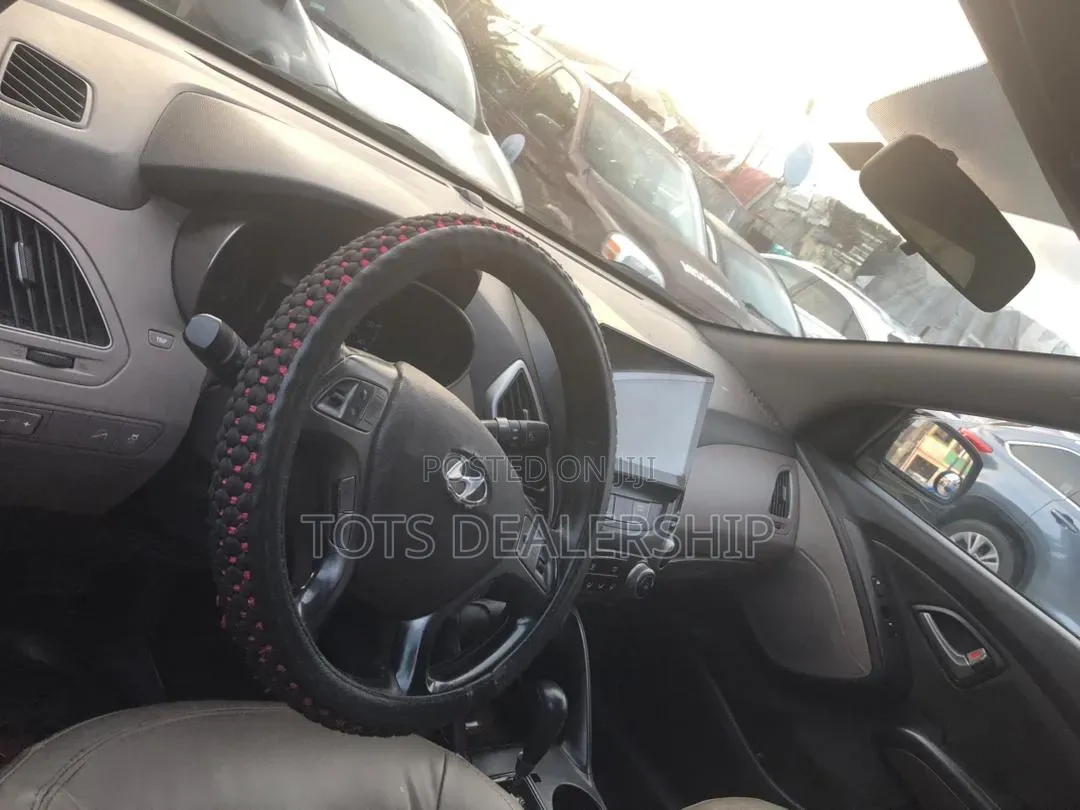 Hyundai Tucson Limited AWD 2011 Black