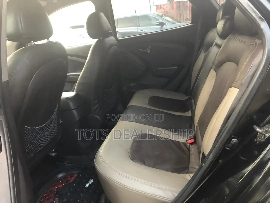 Hyundai Tucson Limited AWD 2011 Black