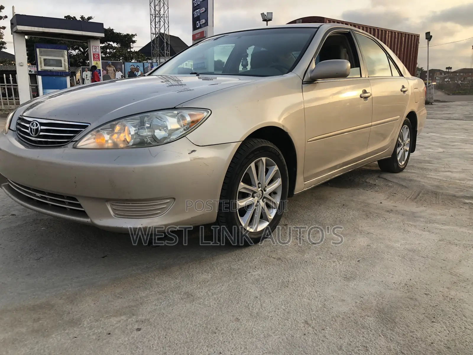 Toyota Camry 2.4 XLE 2005 Gold