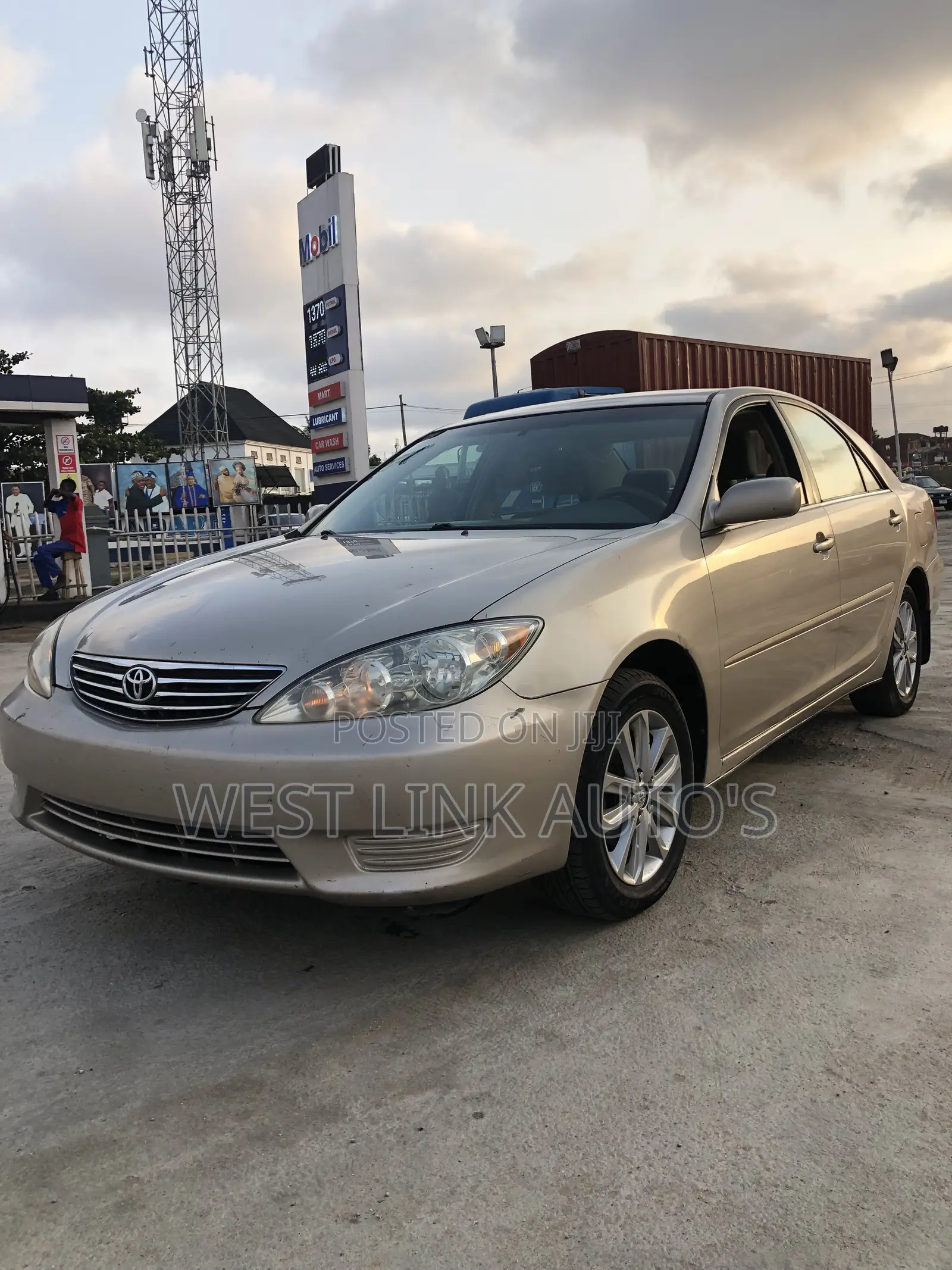 Toyota Camry 2.4 XLE 2005 Gold