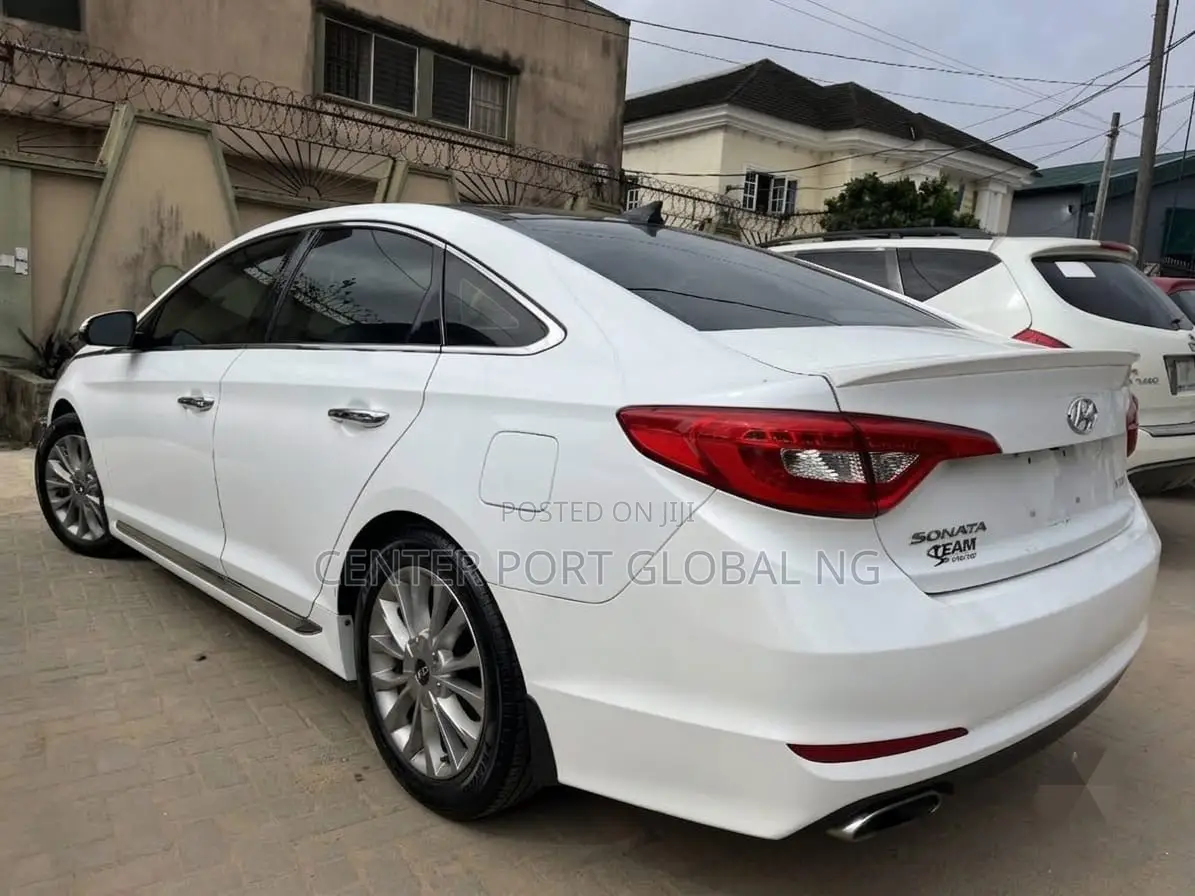 Hyundai Sonata Limited 2.0T 4dr Sedan (2.0L 4cyl Turbo 6A) 2015 White