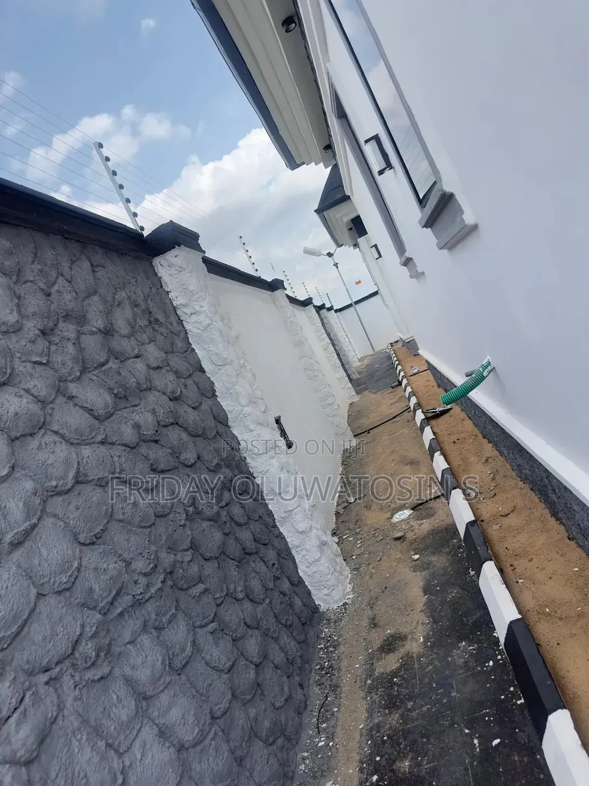 4bdrm Bungalow in Okpanam By-Pass, Oshimili South for sale