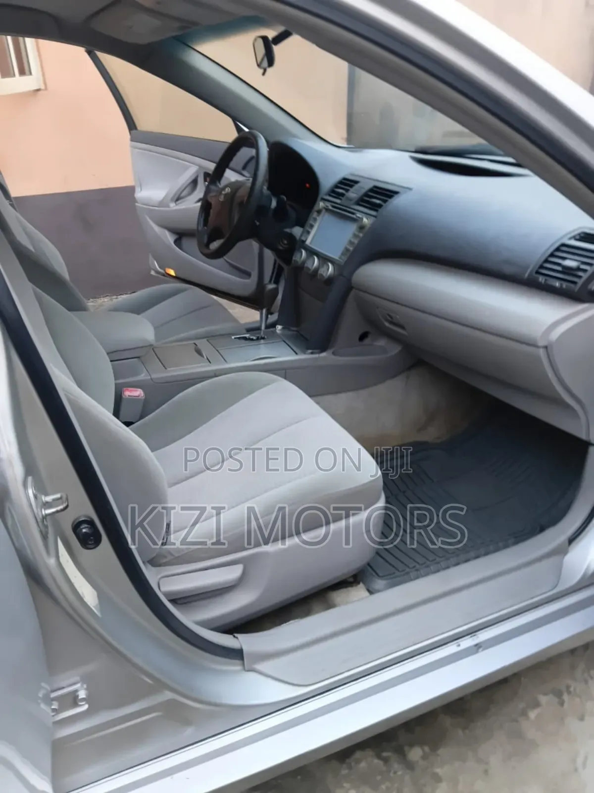 Toyota Camry SE 4dr Sedan (2.5L 4cyl 6AM) 2010 Silver