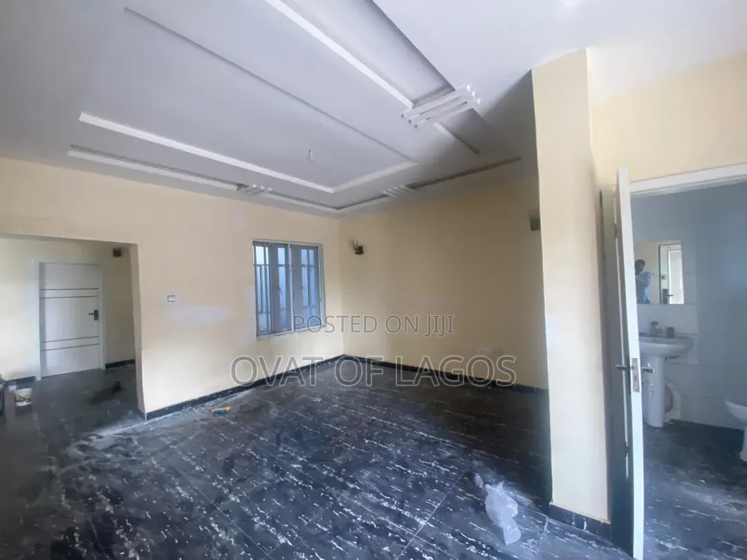 4bdrm Duplex in Lekki Phase 2 for rent