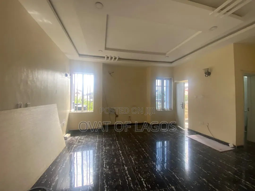 4bdrm Duplex in Lekki Phase 2 for rent