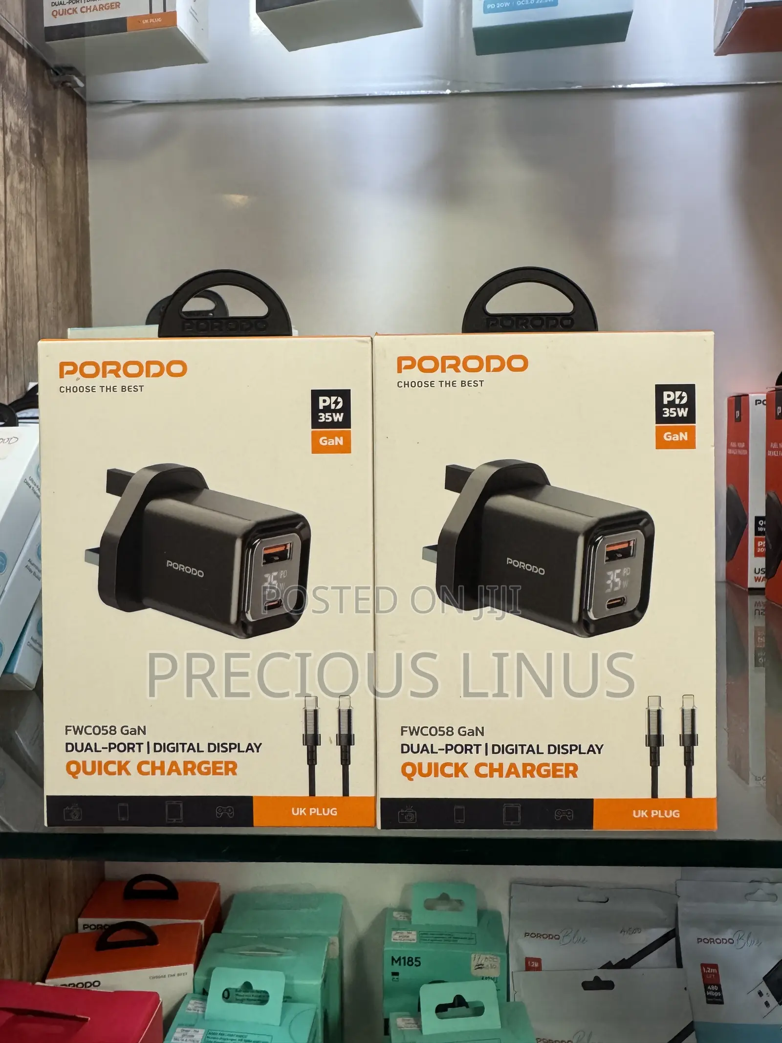 Porodo 35 Wat Dual Quick Charger Type C to iPhone Cable Mouth