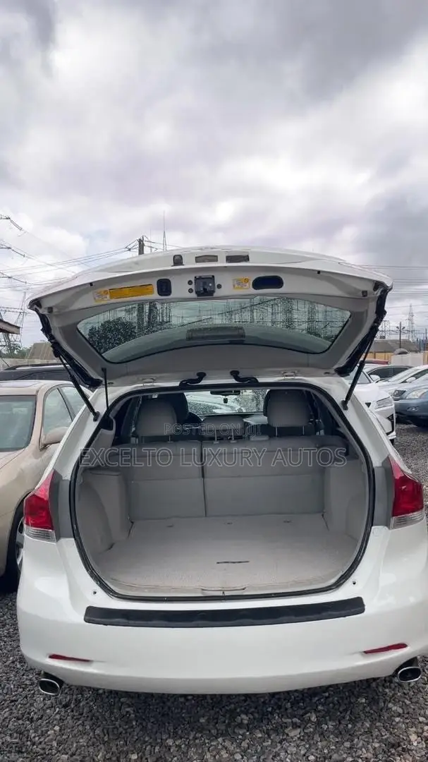 Toyota Venza 2010 White