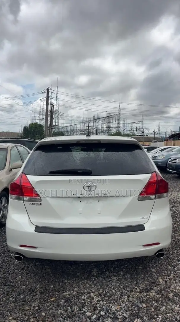 Toyota Venza 2010 White