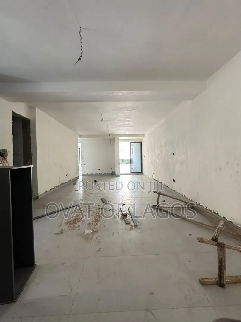 2bdrm Maisonette in Lekki Phase 1 for sale