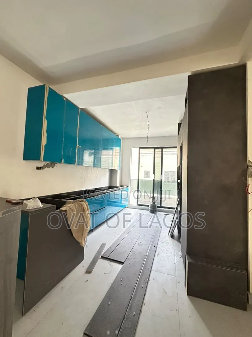 2bdrm Maisonette in Lekki Phase 1 for sale