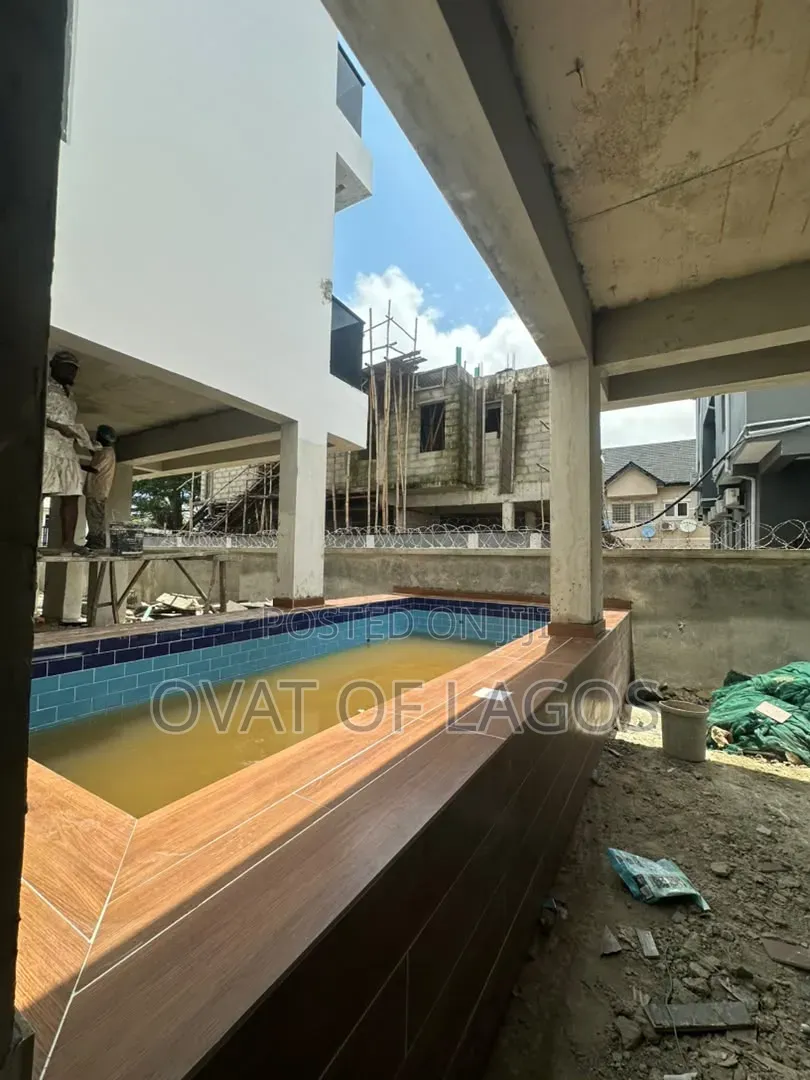 2bdrm Apartment in Lekki Phase 1 for sale