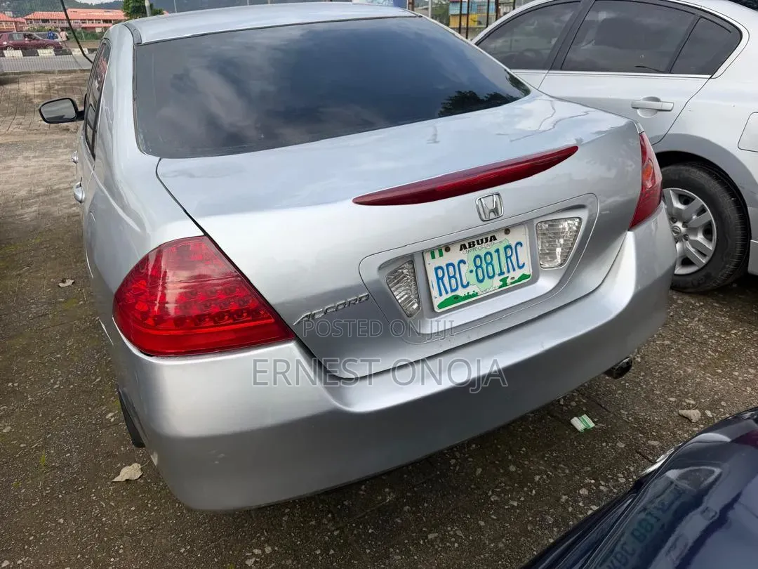 Honda Accord 2006 Silver