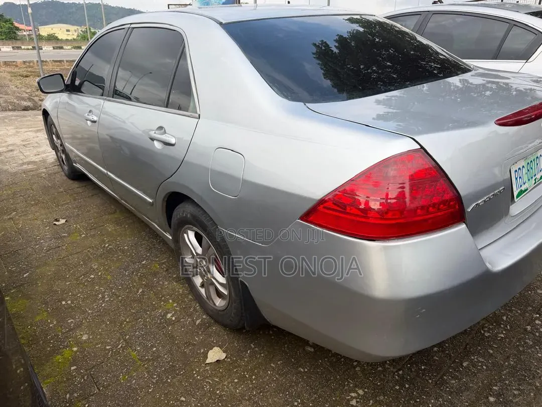 Honda Accord 2006 Silver