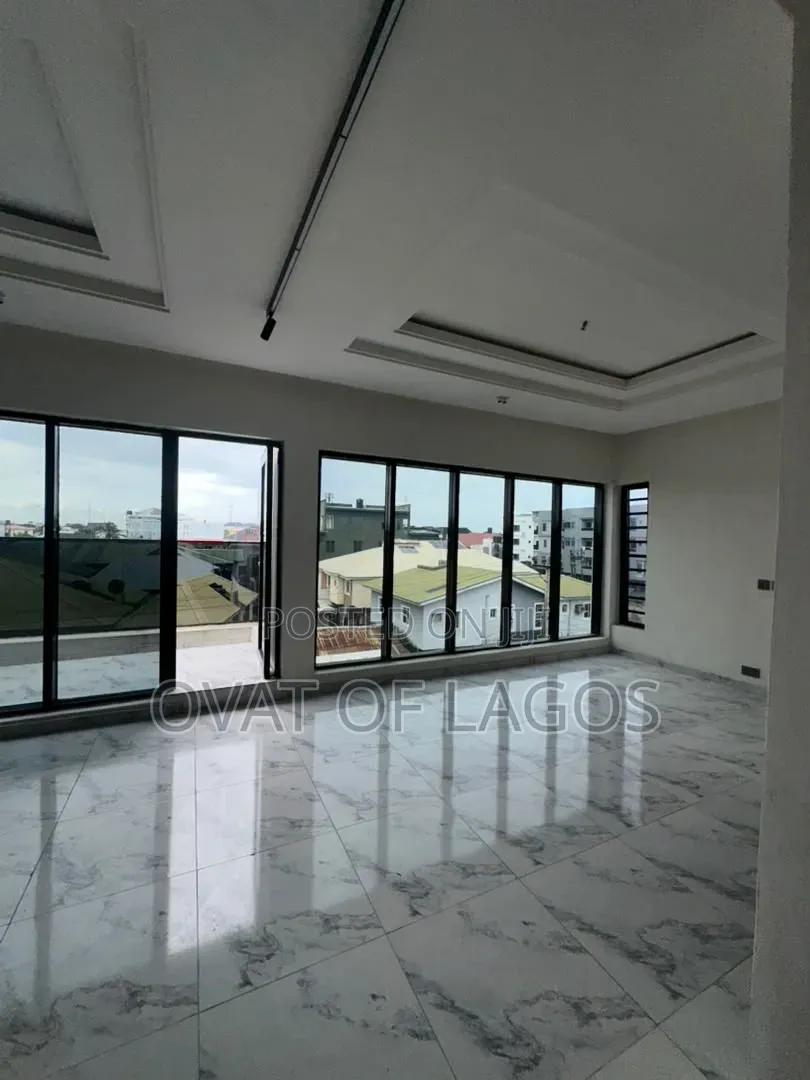 5bdrm Duplex in Orchid, Lekki Expressway for sale